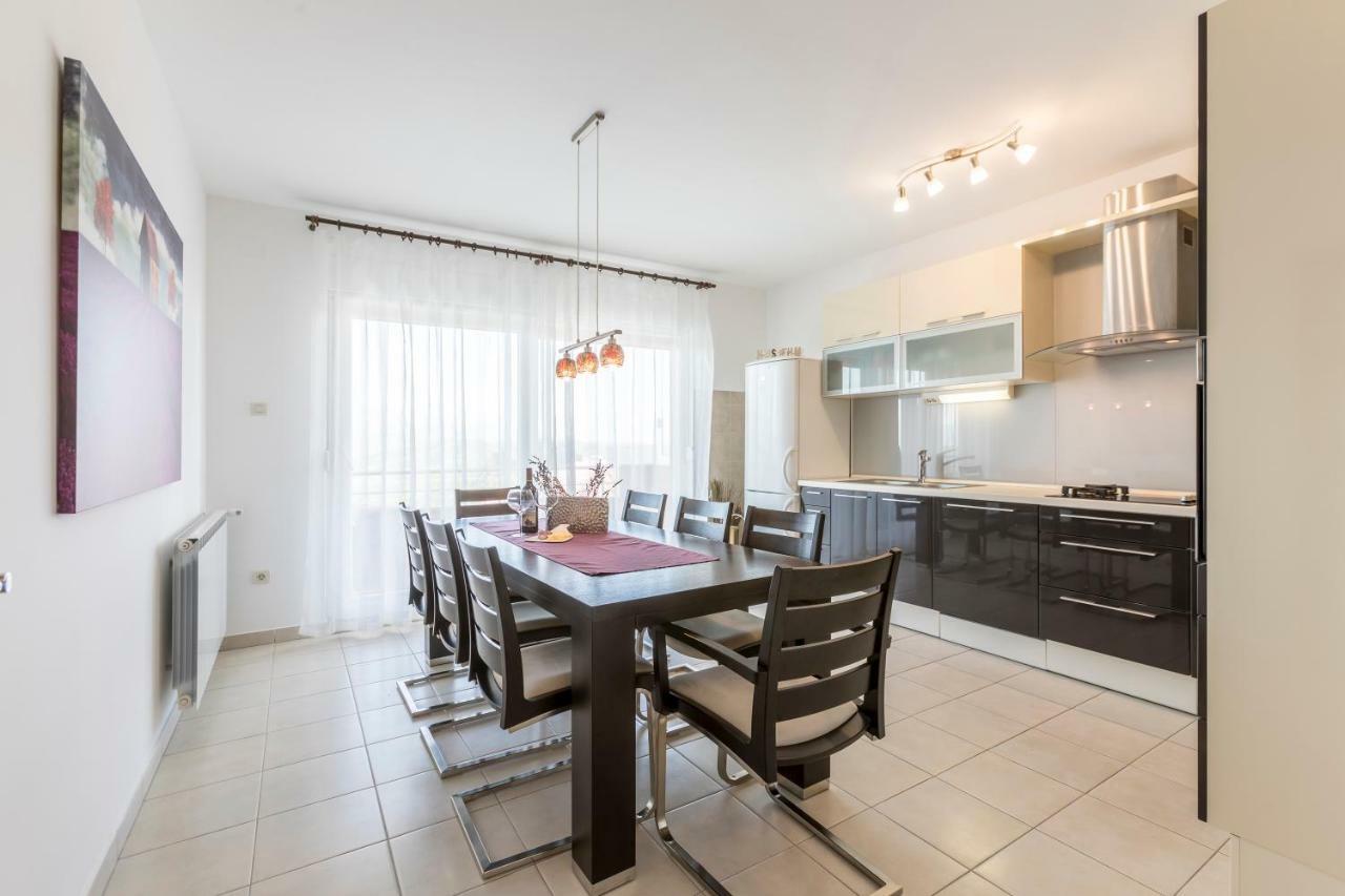 Villa Duje Trilj ภายนอก รูปภาพ
